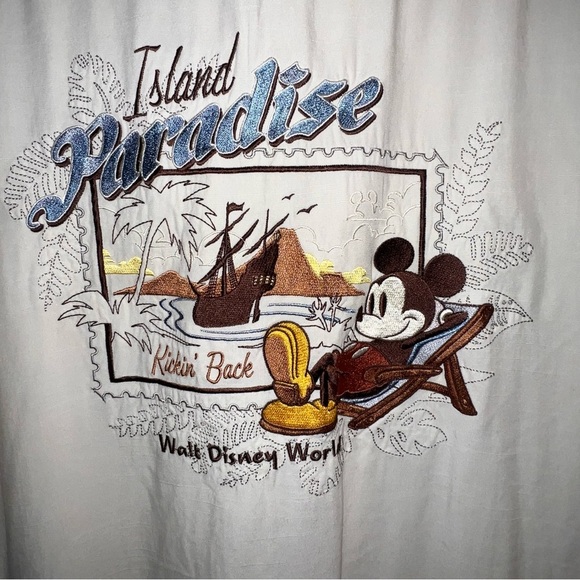 EUC Disney Mickey Mouse Men's Embroidered Casual Button Down Shirt Cream Large - Picture 3 of 6